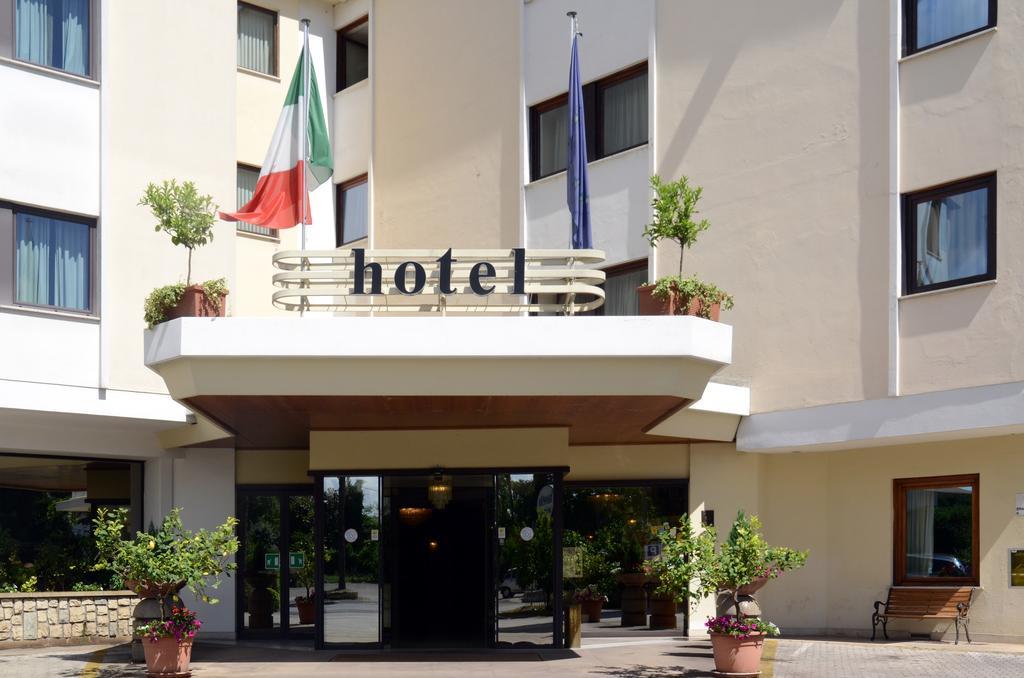 Hotel Bassetto Ферентіно Екстер'єр фото